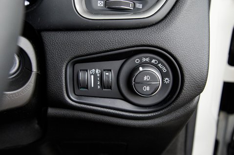 Jeep Renegade ALTITUDE 11