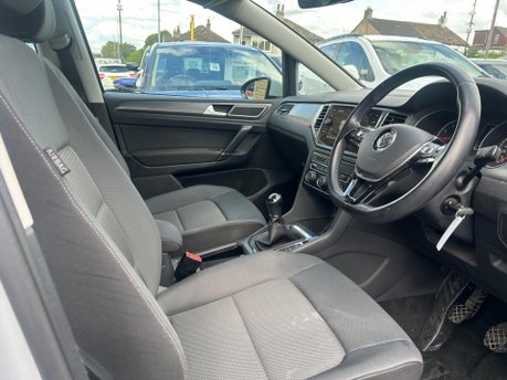 Volkswagen Golf SV SE TSI 10