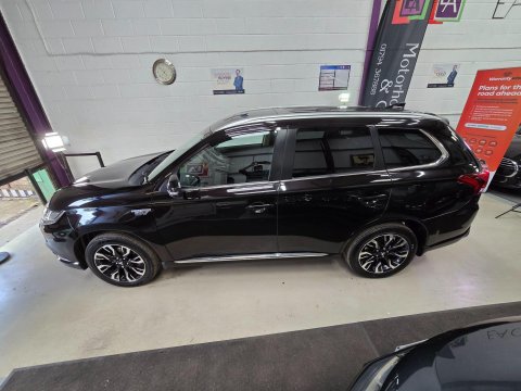 Mitsubishi Outlander 2.0h 12kWh 4h CVT 4WD Euro 6 (s/s) 5dr 6