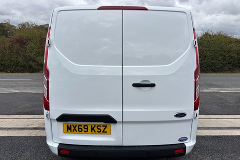 Ford Transit Custom 320 L1 Trend 130 ps Panel Van - Air Con / Twin Side Loading Doors 14