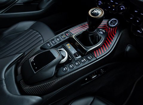 Aston Martin Vantage 007 Edition 15