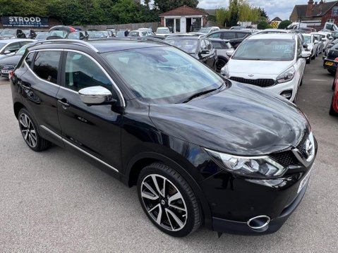 Nissan Qashqai 1.6 dCi Tekna XTRON 2WD Euro 5 (s/s) 5dr 8
