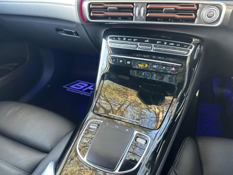 Mercedes-Benz EQC EQC 400 80kWh AMG Line (Premium Plus) Auto 4MATIC 5dr 19