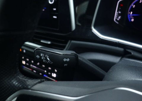 Volkswagen T-Roc 1.5 TSI R-Line Convertible 2dr Petrol Manual 2WD Euro 6 (s/s) (150 ps) 44