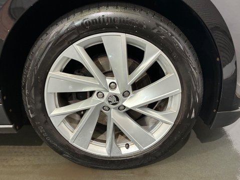 Skoda Enyaq iV 62kWh 60 Nav Suite Auto 5dr 37