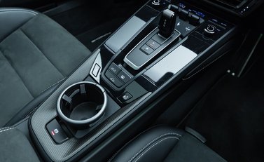 Porsche 911 Carrera GTS (992) 25