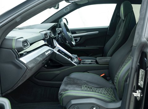 Lamborghini Urus 14