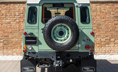 Land Rover Defender 110 Heritage Station Wagon 5