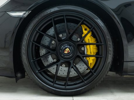 Porsche 911 Carrera GTS (991.2) 