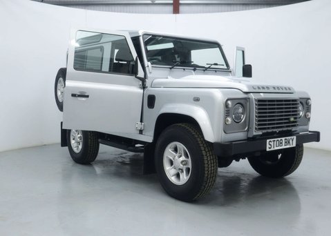 Land Rover Defender 2.4 TDCi XS Station Wagon 3dr Diesel Manual 4WD SWB Euro 4 (122 bhp) 52