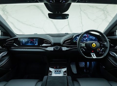 Ferrari Purosangue 24