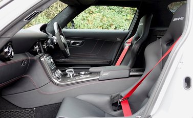 Mercedes-Benz SLS AMG GT 19