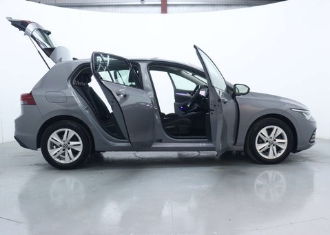 Volkswagen Golf 1.0 eTSI MHEV Life Hatchback 5dr Petrol Hybrid DSG Euro 6 (s/s) (110 ps) 61