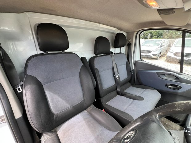 Vauxhall Vivaro SWB L1H1 Low Roof 2700 NO VAT 27