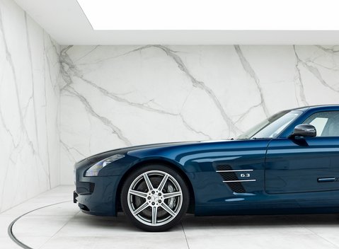 Mercedes-Benz SLS AMG 23