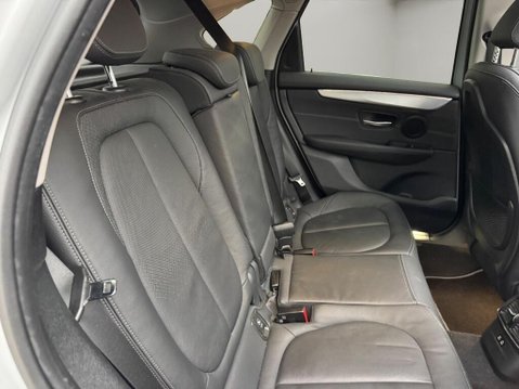 BMW 2 Series 2.0 220d Luxury Auto Euro 6 (s/s) 5dr 45