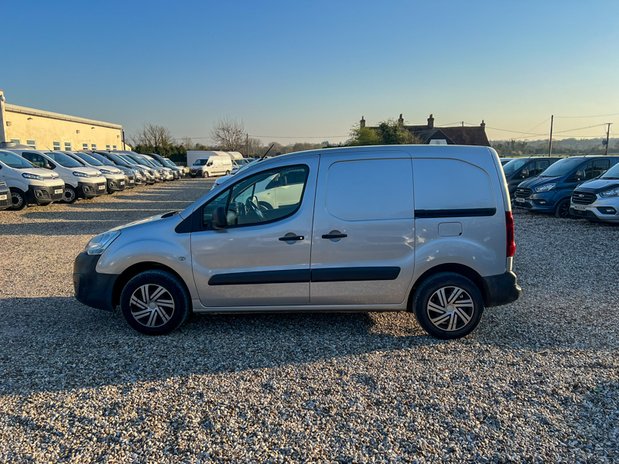 Peugeot Partner SWB L1H1 (SOLD) Low Roof Professional Air Con Nav Sensors EURO 6 NO VAT 1