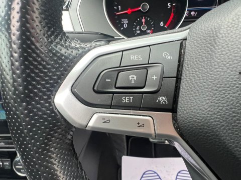 Volkswagen Passat R-LINE TDI 4MOTION DSG 37