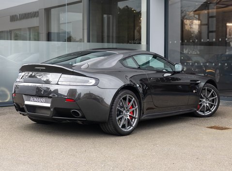 Aston Martin V12 Vantage S 4
