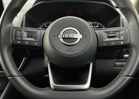 Nissan Qashqai DIG-T ACENTA PREMIUM MHEV 23