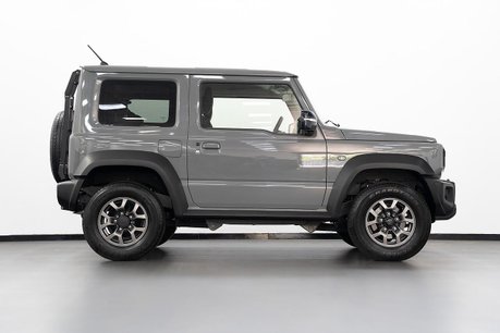 Suzuki Jimny Sierra SUV 1.5 AUTOMATIC petrol 29
