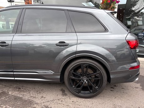 Audi SQ7 4.0 TFSI V8 Black Edition SUV 5dr Petrol Tiptronic quattro Euro 6 (507ps) 6