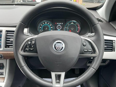 Jaguar XF 2.2d Luxury Auto Euro 5 (s/s) 4dr 28