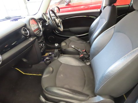 Mini Clubman COOPER D 11