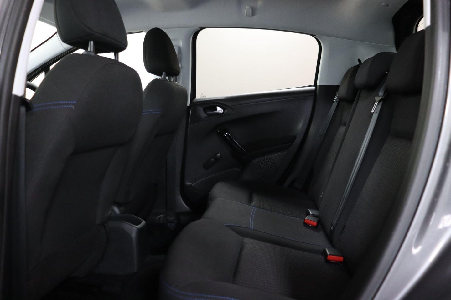 2019 Peugeot 208 — image 36