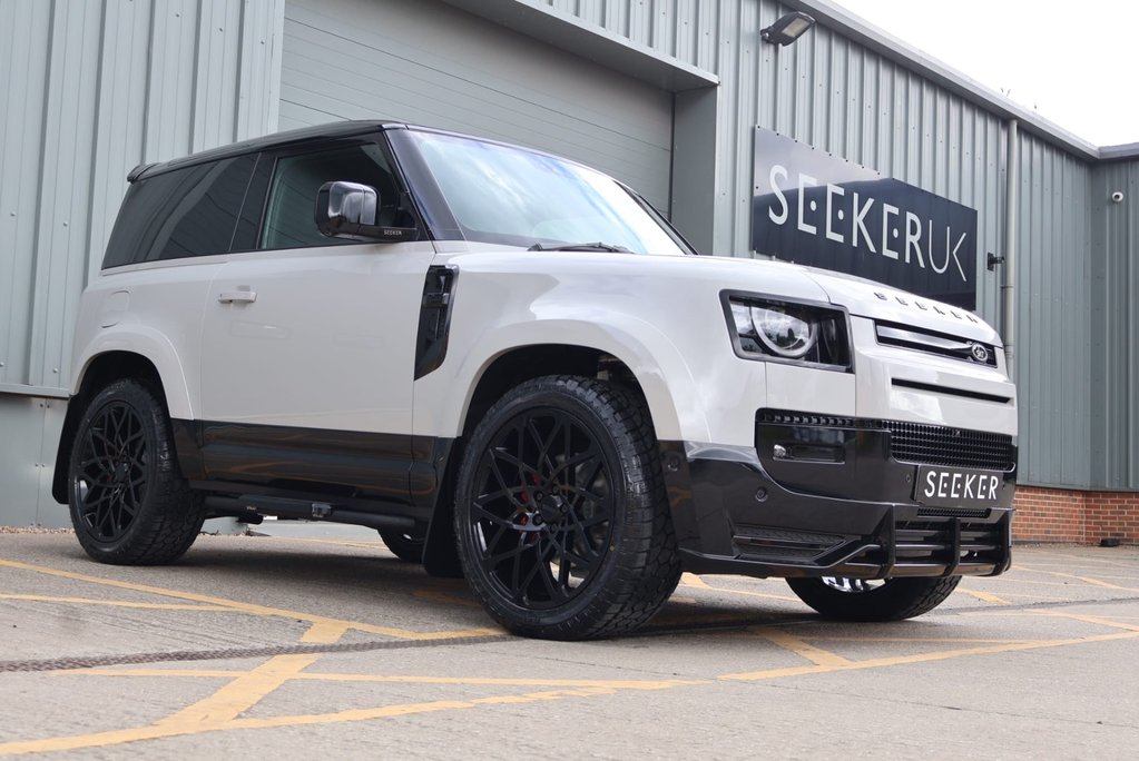 Land Rover Defender 90 2026 Brand NEW  HARD TOP STYLED BY SEEKER AIR SUSPENSION AND JUMP SEAT  4