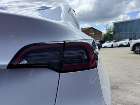 Tesla Model Y SUV 5dr Electric Auto RWD (346 ps) 19