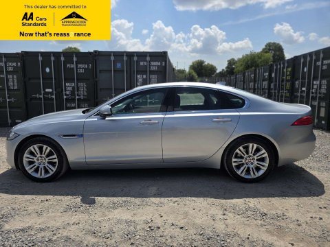 2016 Jaguar XF thumbnail 5