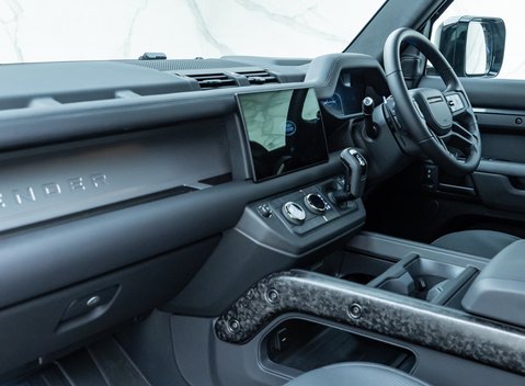 Land Rover Defender OCTA EDITION ONE 25