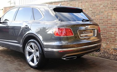 Bentley Bentayga 10