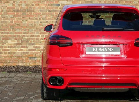 Porsche Cayenne GTS 17