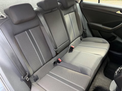 Volkswagen T-Roc 1.0 TSI SE Euro 6 (s/s) 5dr 18