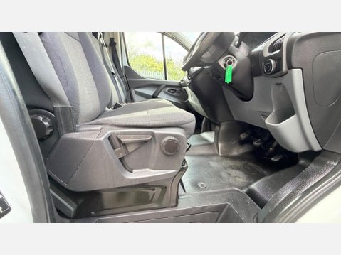 Ford Transit Custom 270 LR P/V 32