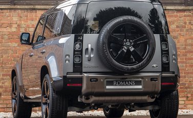 Land Rover Defender 110 X P400 3