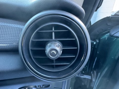 Mini Cooper 1.5 Cooper Steptronic Euro 6 (s/s) 3dr 52