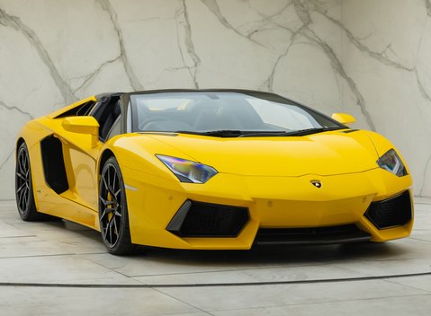 Lamborghini Aventador LP 700-4 ROADSTER 12