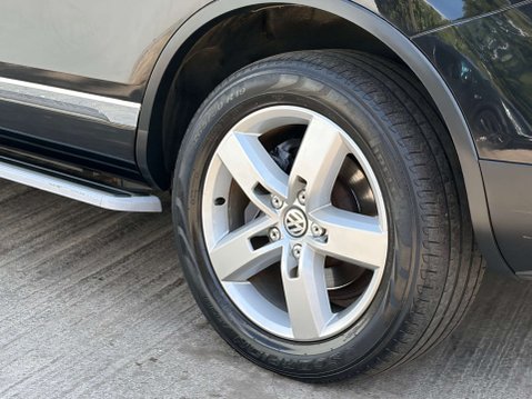 Volkswagen Touareg 3.0 Touareg V6 TSi Hybrid Auto 4WD 5dr 48