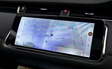 Land Rover Range Rover Evoque P300e R-Dynamic SE 19