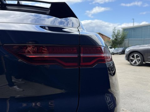 Jaguar I-Pace 400 90kWh R-Dynamic SE Black SUV 5dr Electric Auto 4WD (400 ps) 19