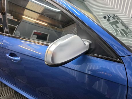 Audi RS4 4.2 FSI V8 Estate 5dr Petrol S Tronic quattro Euro 5 (450 ps) 35