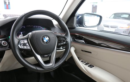 BMW 5 Series 530d xDrive SE MHEV - Nappa Leather, Comfort Plus Pack, Adaptive Cruise, HK 21