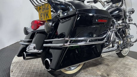 Harley-Davidson Touring 1690 FLHRC ROADKING CLASSIC 2012 TO MANY EXTRAS 21' WHEEL 7
