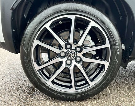 Toyota Yaris Cross 1.5 Yaris Cross GR Sport HEV Auto 5dr 16