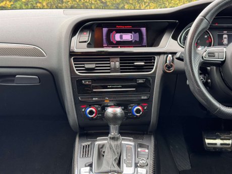 Audi RS4 4.2 RS 4 FSI Quattro Auto 4WD 5dr 31