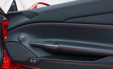 Ferrari 488 SPIDER 27