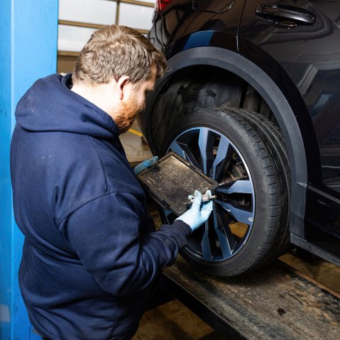 Potholes in the UK: What Causes Them, Car Damage Costs & How to Claim Compensation
